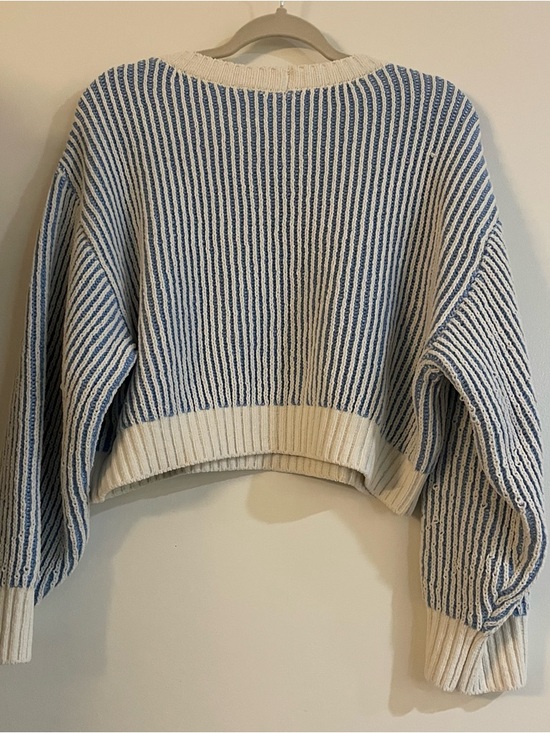 Striped Blue and Cream Cropped Sweater - Picture 5 of 5